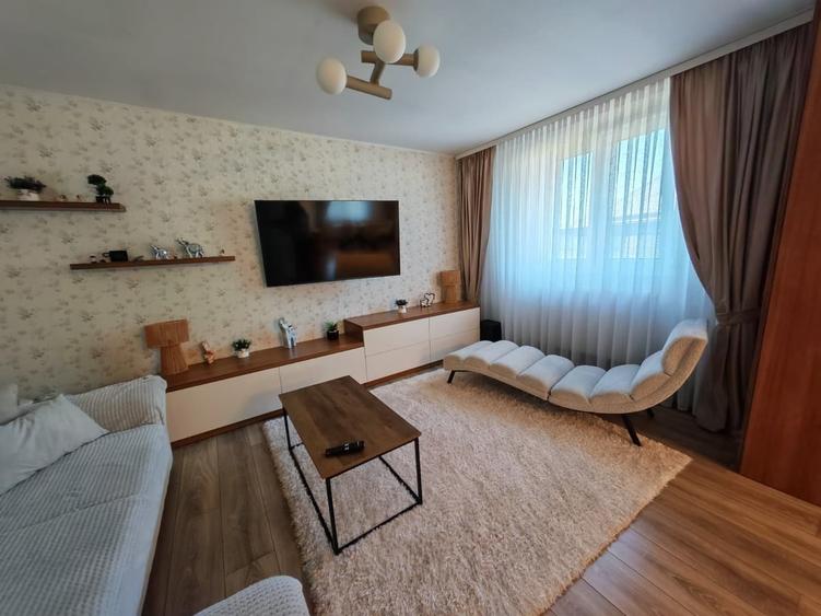 Casă cu 3 camere cu Teren 674 Mp în Crețești