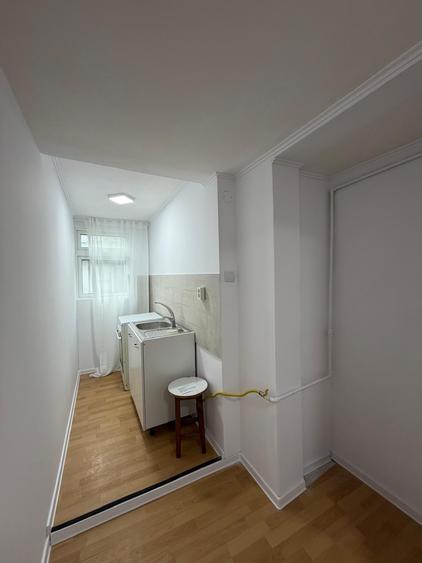Apartament cu 3 camere decomandat în Micro 13