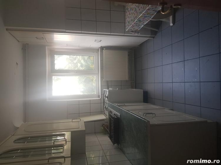 Apartament cu 3 camere decomandat în Traian