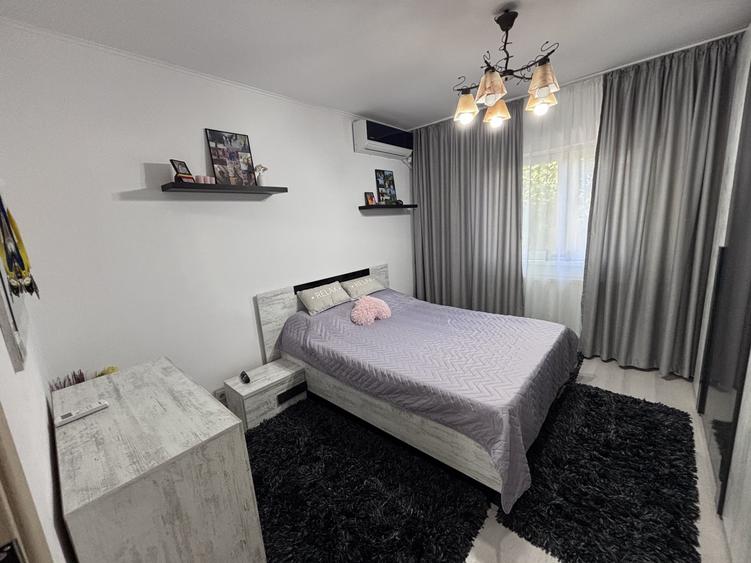 Apartament cu 4 camere decomandat, mobilat în Doamna Ghica