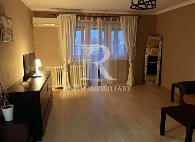 Apartament cu 3 camere, mobilat în Calea Aradului