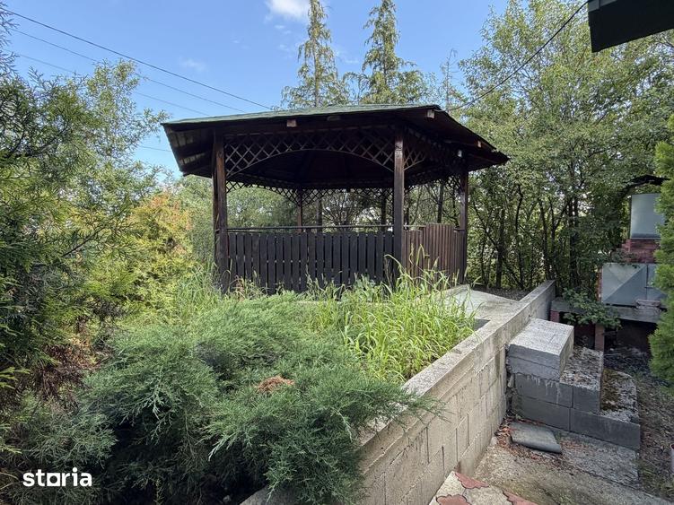 Casă cu 4 camere cu Teren 500 Mp în Central
