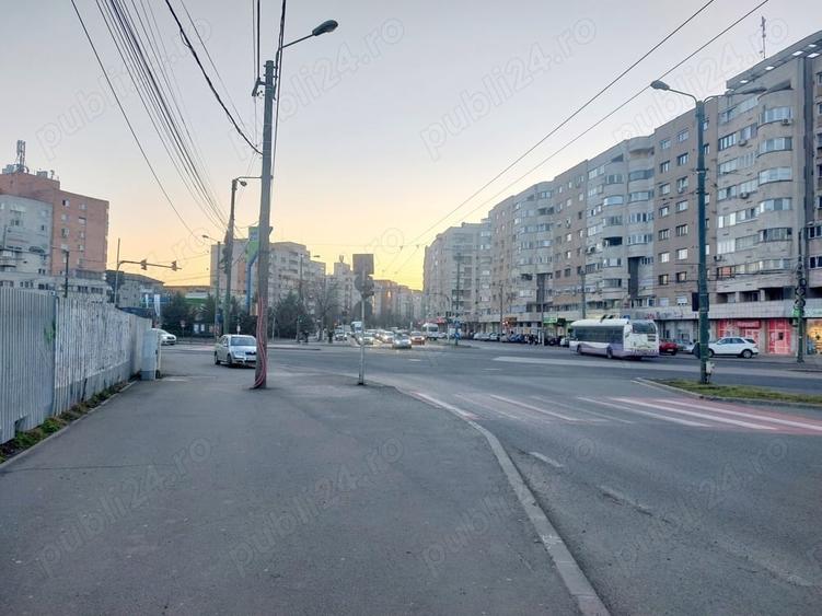 Apartament cu 3 camere semidecomandat în Central