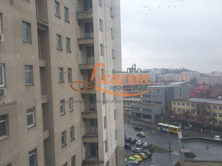 Birou, de 65 mp, în Centrul Civic