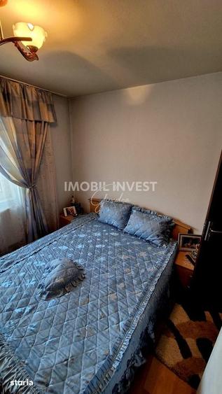 Apartament cu 3 camere decomandat în Cetate