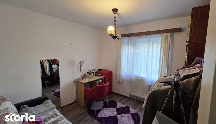 Apartament cu 3 camere decomandat, mobilat în Complex Studențesc