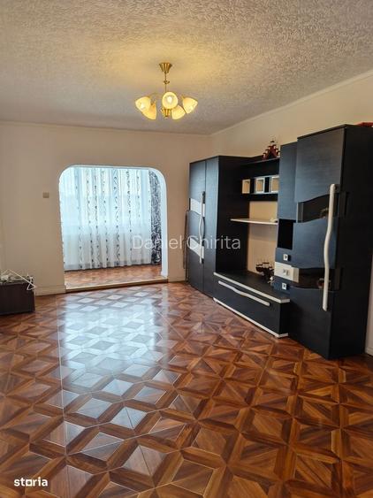 Apartament cu 2 camere, structura circulara zona 1 Decembrie
