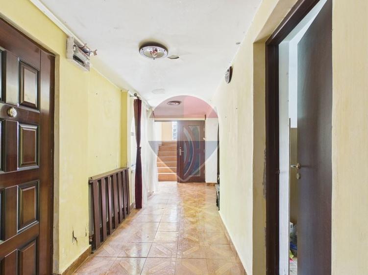 Casă individuală cu 5 camere cu Teren 1684 Mp în Pucioasa-Sat
