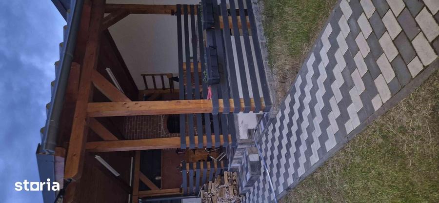 Casă cu 4 camere cu Teren 500 Mp în Coman