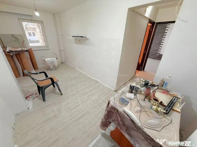 Apartament cu 4 camere decomandat în Valea Rosie