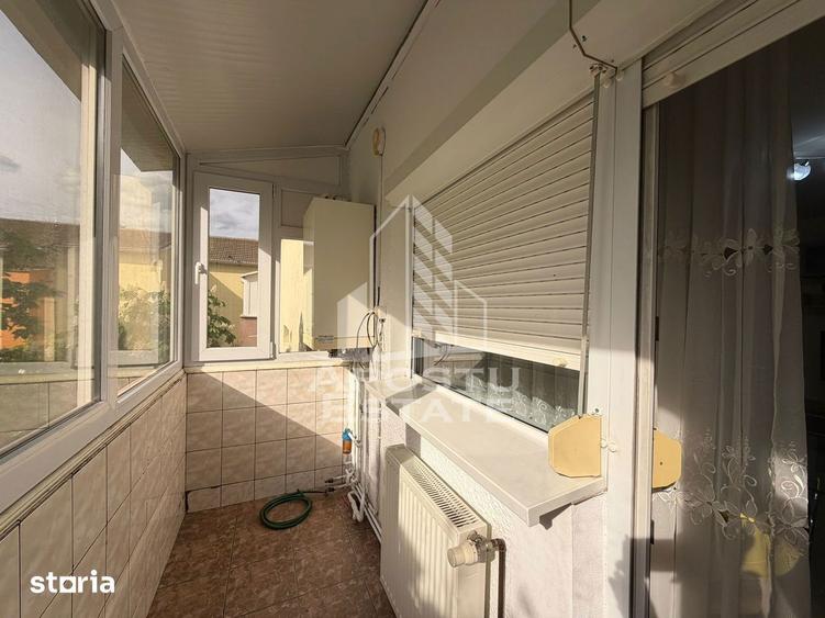 Apartament cu 3 camere decomandat, mobilat în Dâmbovița