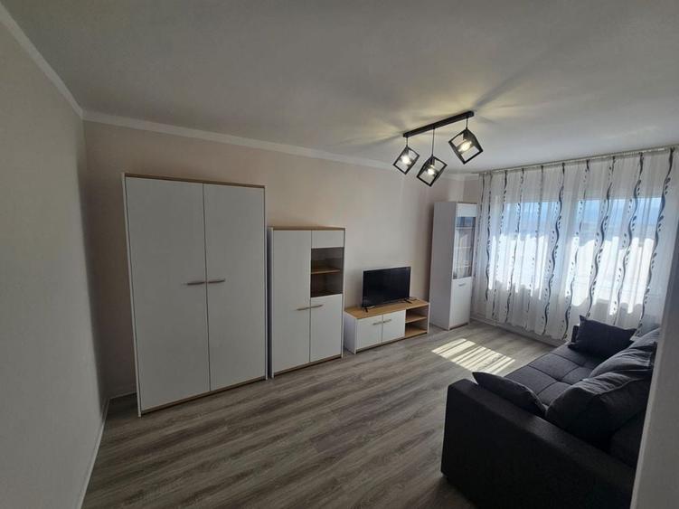 Apartament cu 3 camere decomandat în Vasile Aaron