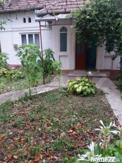 Casă cu 3 camere cu Teren 3161 Mp în Central