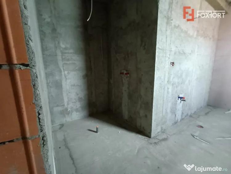 Casă cu 6 camere cu Teren 1088 Mp în Chișoda