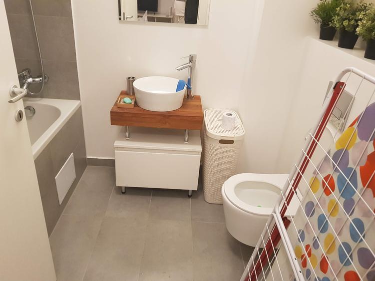 Apartament cu 2 camere decomandat în Domenii