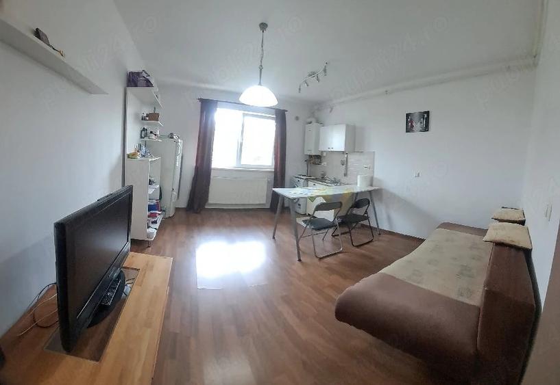 Garsonieră decomandată în Central