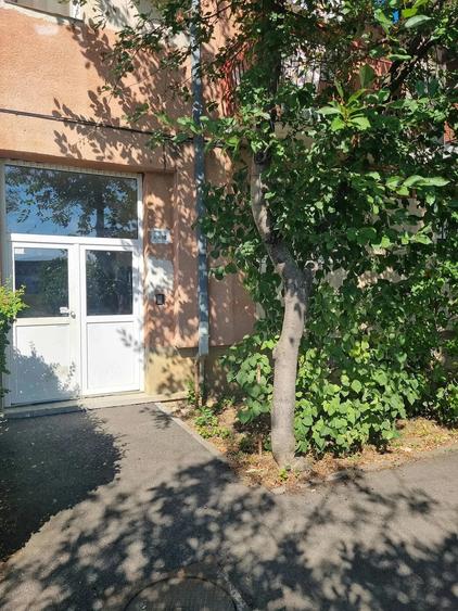 Apartament cu 3 camere decomandat în Carpați 2