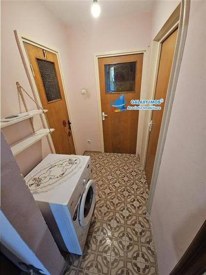 Apartament cu 3 camere decomandat, mobilat în Drumul Taberei