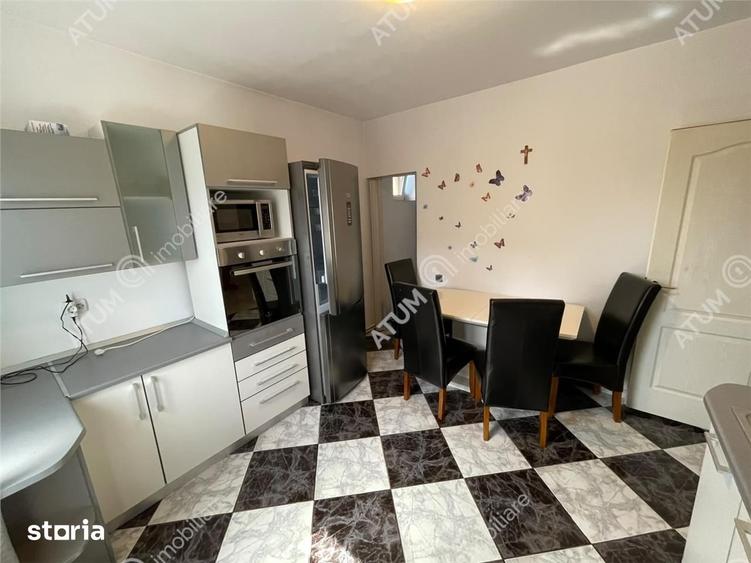 Apartament cu 3 camere decomandat, mobilat în Turnișor