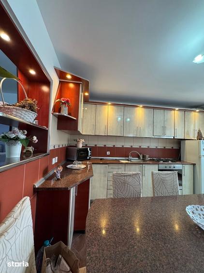Casă cu 3 camere cu Teren 250 Mp în Central