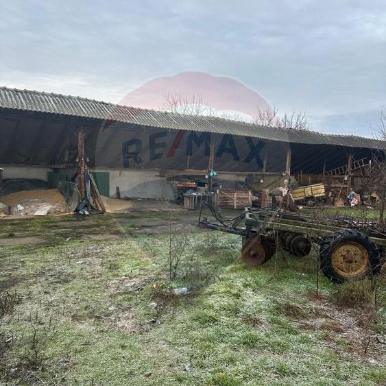 Casă individuală cu 3 camere cu Teren 2298 Mp în Gurba