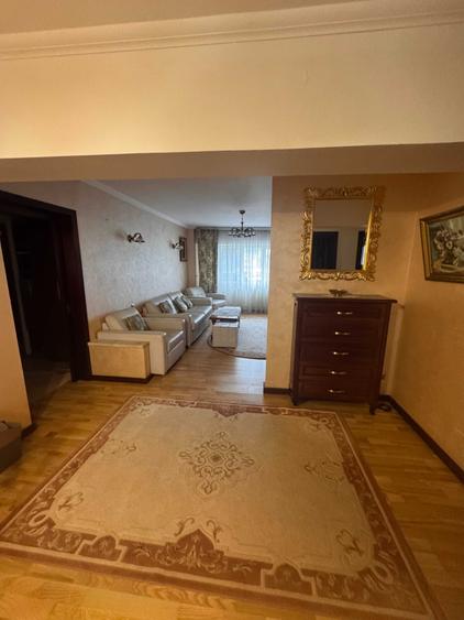 Apartament cu 4 camere decomandat în Liteni