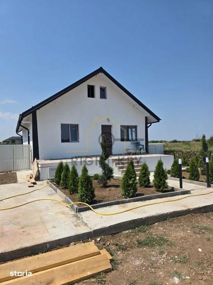 Casă cu 3 camere cu Teren 250 Mp în Clinceni