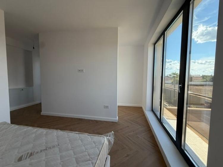 Casă individuală cu 4 camere cu Garaj în Corbeanca