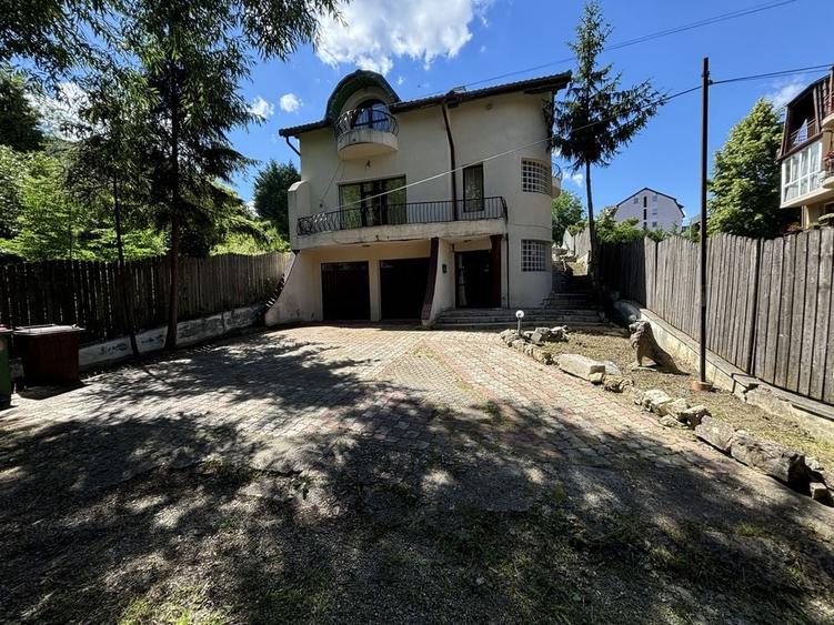 Casă cu 4 camere în Calea Turzii