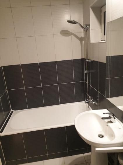 Apartament cu 4 camere decomandat în Exterior Vest