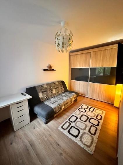 Apartament cu 3 camere semidecomandat în Găvana