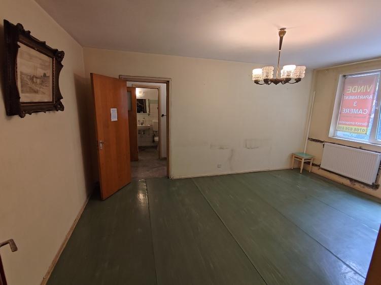 Apartament cu 3 camere semidecomandat în Drumul Taberei