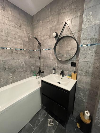 Apartament cu 2 camere semidecomandat, mobilat în Florești