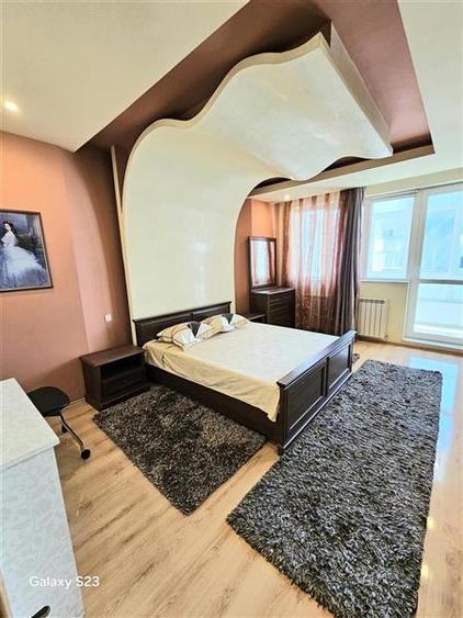Apartament cu 3 camere decomandat, mobilat în Central
