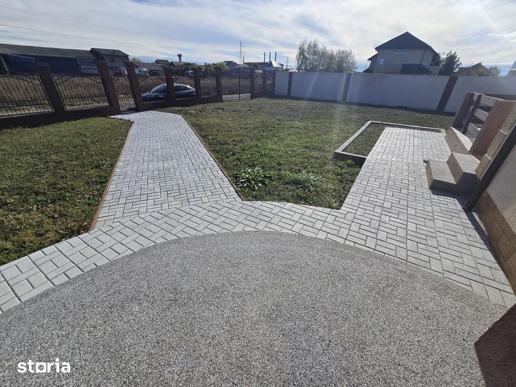 Casă cu 5 camere cu Teren 658 Mp în Central