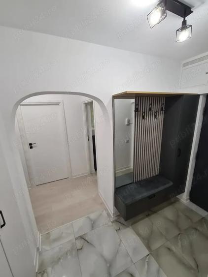 Apartament cu 3 camere decomandat în Tineretului
