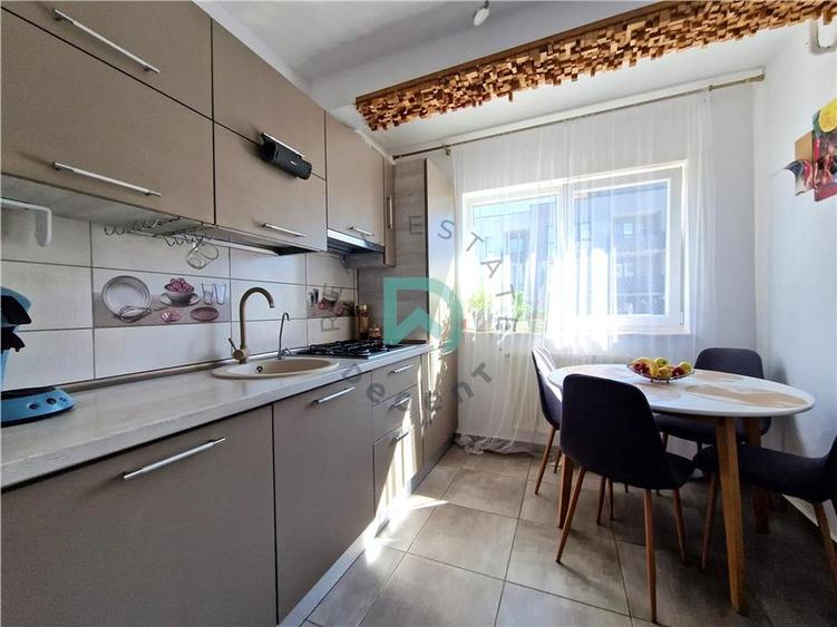 Apartament cu 3 camere decomandat în Sânpetru