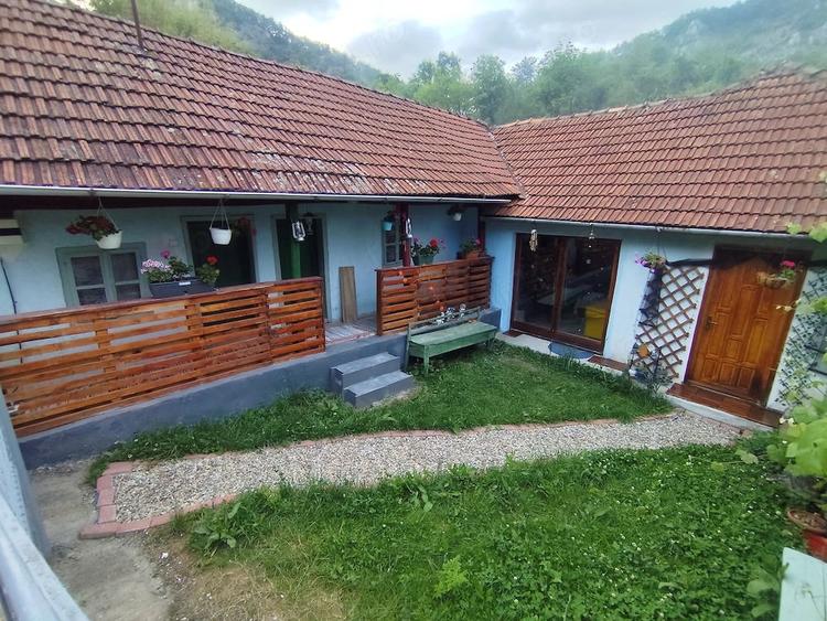 Casă cu Teren 268 Mp în Boiu