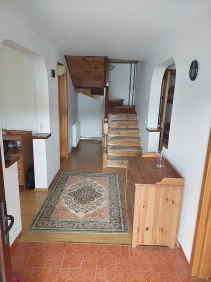 Casă cu 5 camere cu Teren 476 Mp în Central