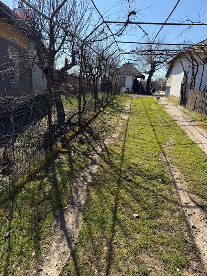 Casă cu 3 camere în Drăgotești