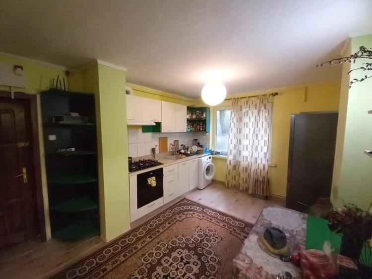 Apartament cu 3 camere decomandat în Săsar