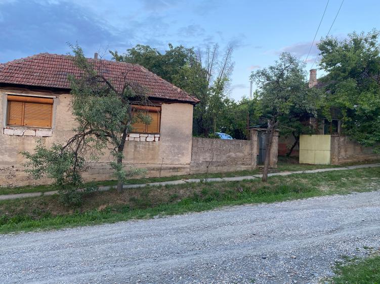 Casă cu 3 camere în Șișterea