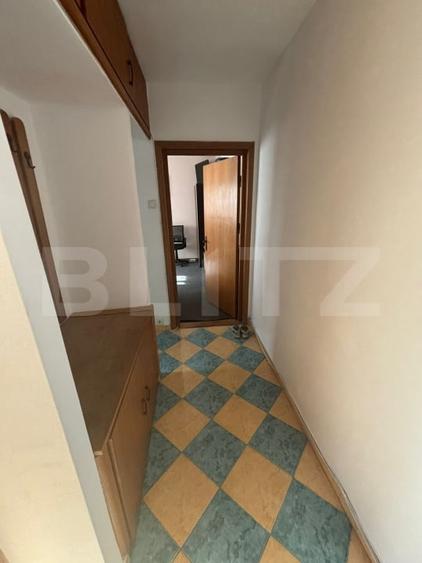 Apartament cu 2 camere semidecomandat, mobilat în Micro 4