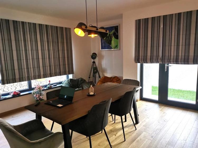 Casă cu 8 camere cu Teren 408 Mp în Central
