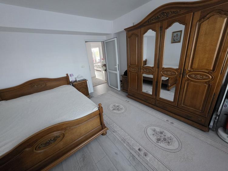 Apartament cu 3 camere decomandat în Burdujeni