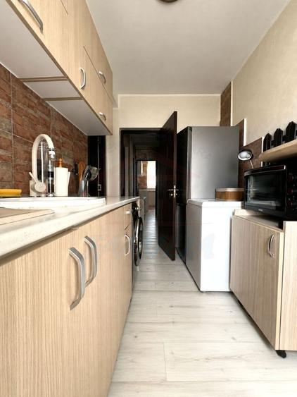 Apartament cu 2 camere circular, mobilat în Micro 17