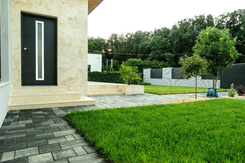 Casă individuală cu 5 camere cu Canalizare în Săftica