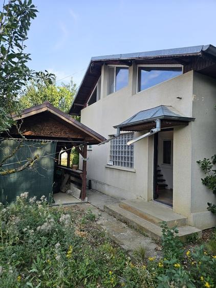 Casă cu 3 camere cu Teren 1000 Mp în Central