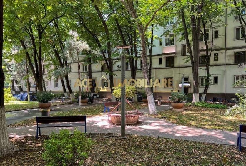 Apartament cu 2 camere decomandat, mobilat în Berceni