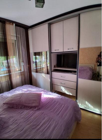 Apartament cu 3 camere semidecomandat, mobilat în Tomis Nord